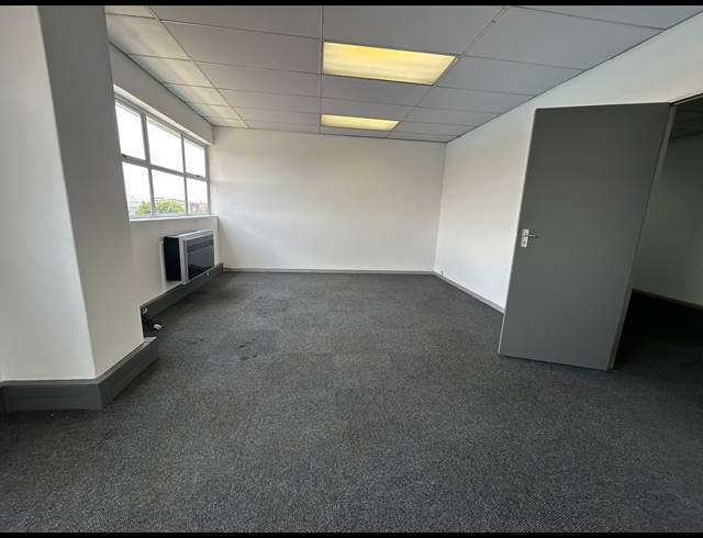 2,170M² WAREHOUSE TO LET IN SPARTAN